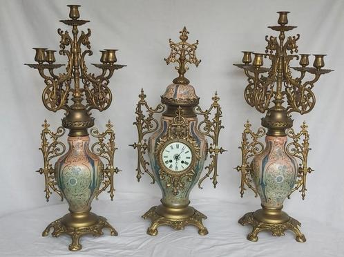 schitterend antiek vazen klokstel     BRONS PORCELEIN, Antiek en Kunst, Antiek | Klokken, Ophalen