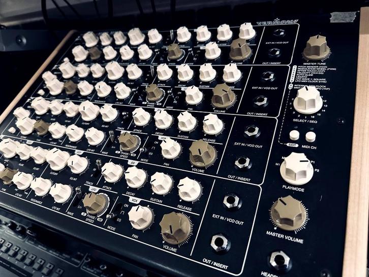 Vermona PERfourMER MkII CV/Gate + wood sides, Muziek en Instrumenten, Synthesizers, Zo goed als nieuw, Overige aantallen, Overige merken