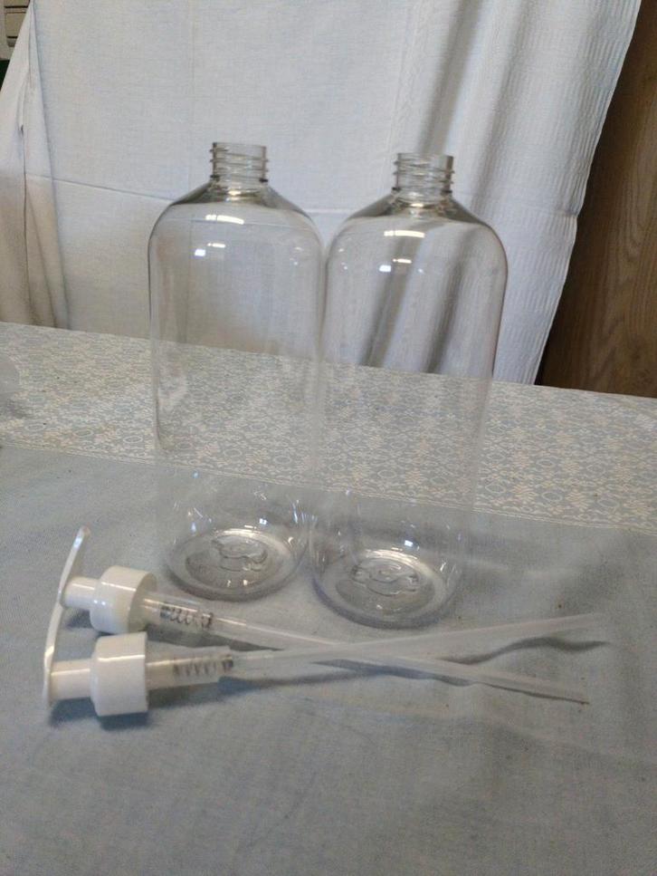Plastic 1l fles met doseerpompje, per stuk verkrijgbaar, Diversen, Overige Diversen, Nieuw, Ophalen