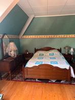 Bed , matras , lattenbodem , 2 nachtkastjes , commode, Huis en Inrichting, Ophalen, Zo goed als nieuw