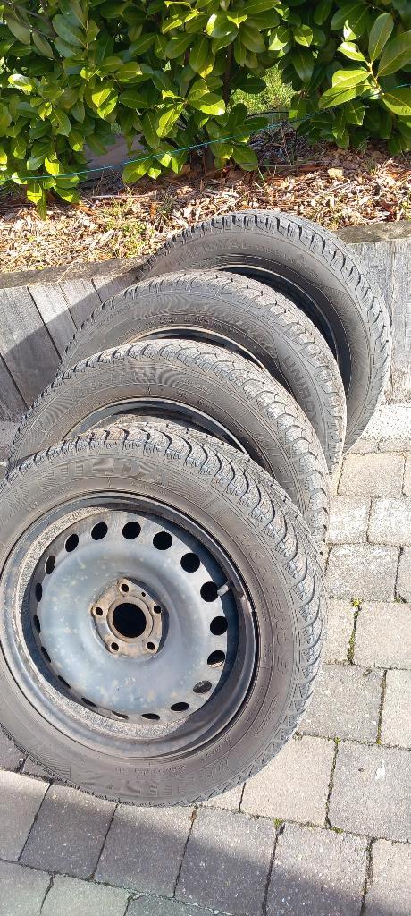 Pneus neige 205/55 R 16H sur Jantes, Autos : Pièces & Accessoires, Pneus & Jantes, Pneu(s), Pneus hiver, 16 pouces, 205 mm, Véhicule de tourisme