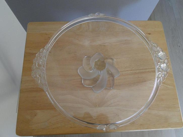 Glazen taartschotel op voet, Huis en Inrichting, Keuken | Servies, Zo goed als nieuw, Schaal of Schalen, Glas, Ophalen of Verzenden