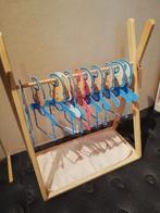 Nieuw houten poppen kledingrekje voor baby born poppen
laats, Ophalen, Nieuw