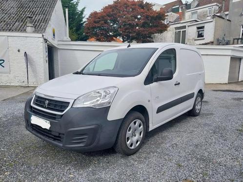 Peugeot Partner 1.6 BlueHDi * 3 pl * A/C * Nouvelle Distribu, Auto's, Bestelwagens en Lichte vracht, Bedrijf, Te koop, ABS, Airbags