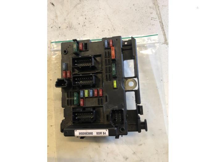 Zekeringkast van een Peugeot 307, Auto-onderdelen, Elektronica en Kabels, Peugeot, Gebruikt, 3 maanden garantie, Ophalen of Verzenden