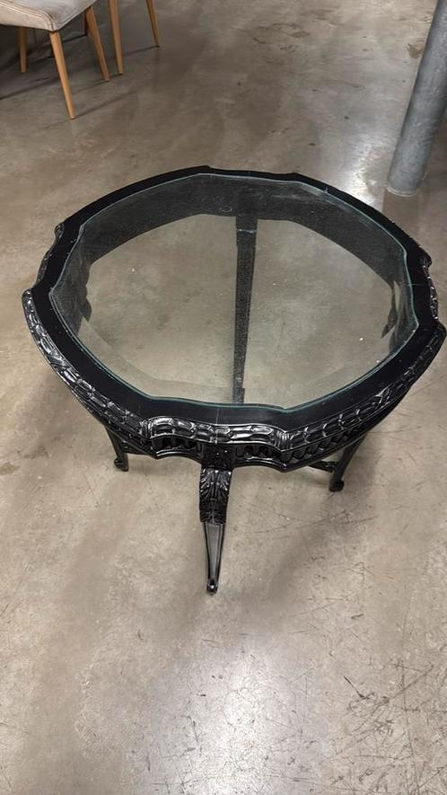 Zwarte Klassieke Bijzettafel met Glasplaat – Vintage Stijl, Huis en Inrichting, Tafels | Salontafels, Zo goed als nieuw, Glas