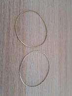 2 gouden armbanden, Ophalen