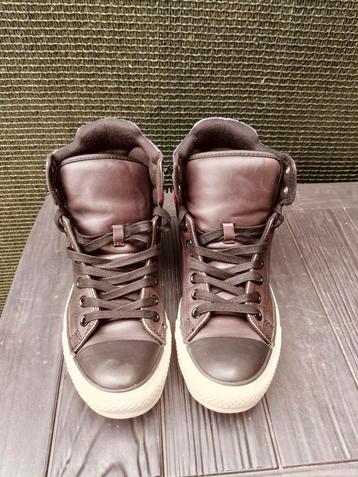 Mooie meisjes schoenen all star Converse  beschikbaar voor biedingen