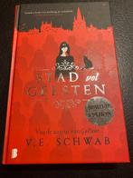V.E. Schwab - Stad vol geesten, Ophalen of Verzenden, Nieuw, V.E. Schwab