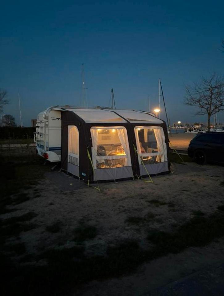 Kampa Rally 330air Pro, Caravans en Kamperen, Voortenten en Luifels, Ophalen