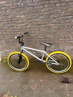 Btwin BMX ‘’wipe 500’’ + 4 voetsteunen, Fietsen en Brommers, Ophalen, 16 tot 20 inch, Aluminium, Zo goed als nieuw