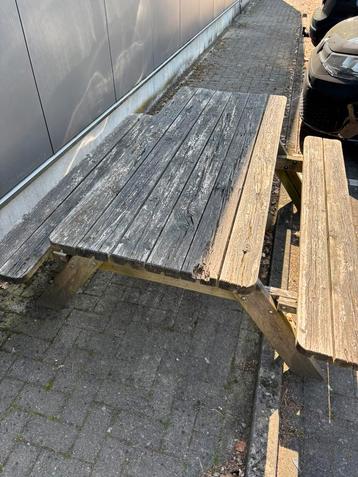 Tuinbank beschikbaar voor biedingen