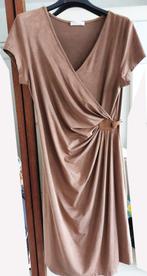 robe manche courtes, drapé croisé beige, tissu doux, 38/40, Beige, Zo goed als nieuw, Onder de knie, Ophalen