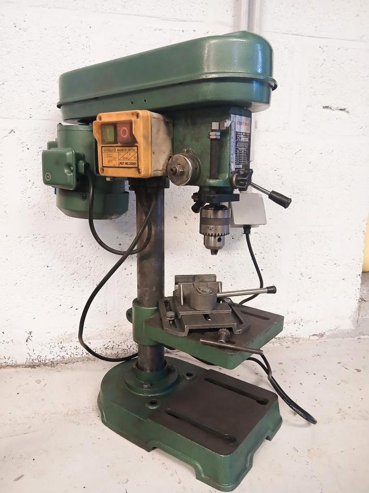 Foreuse colonne Contimac CH6 + étau, Bricolage & Construction, Outillage | Foreuses, Comme neuf, Perceuse, Moins de 400 watts