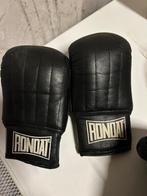 Rondat bokshandschoenen, Ophalen, Gebruikt, Bokshandschoenen