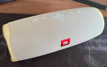 JBL Charge 4 Wit beschikbaar voor biedingen