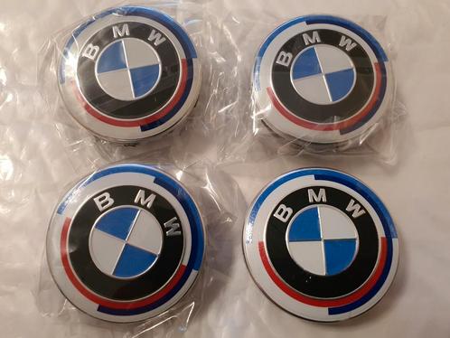 Bmw 50 Jaar naafkappen Ø 68mm f10 f11 f30 f31 f20 f15 e60, Auto diversen, Wieldoppen, Nieuw, Ophalen of Verzenden