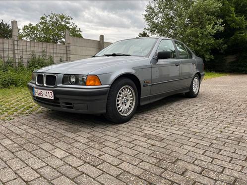 Oldtimer BMW e36 316i 1994 slechts 142000 km, Auto's, BMW, Particulier, 3 Reeks, Apple Carplay, Benzine, Berline, 4 deurs, Handgeschakeld