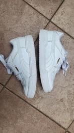 Sneakers PUMA 31-M blanches de J&D - bon état, aucun dommage, Vêtements | Femmes, Comme neuf, Enlèvement ou Envoi