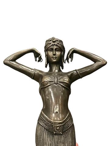 Bronzen sculptuur „Scarab dancer” van H.B. Chyparus