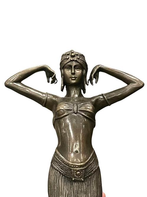 Bronzen sculptuur „Scarab dancer” van H.B. Chyparus, Antiek en Kunst, Antiek | Brons en Koper, Brons, Ophalen of Verzenden