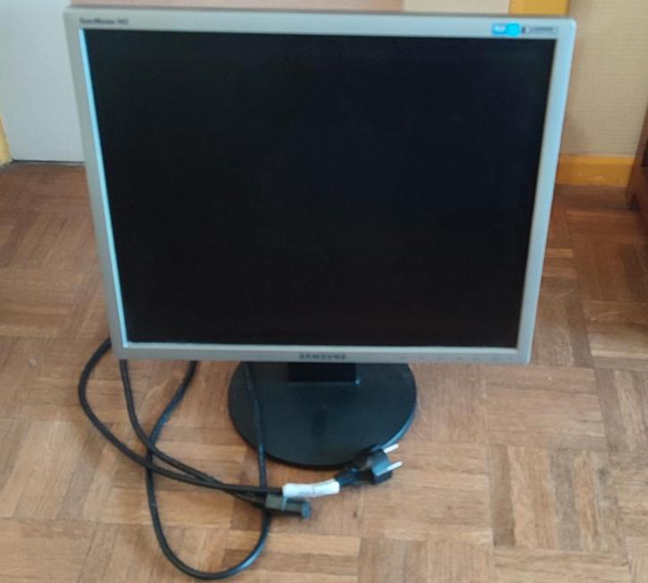 Samsung SyncMaster 943 scherm monitor - 19", kantelbaar, Computers en Software, Monitoren, Gebruikt, 60 Hz of minder, VGA, Gaming