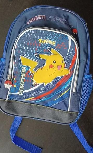 Voor de kinderen - Rugzak twee delen met 40 Pokémon kaarten beschikbaar voor biedingen