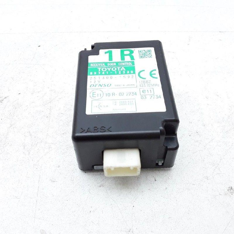 ORDINATEUR VEROUILLAGE CENTRALISE Toyota Auris (E15), Dhr. M. Roggen, Toyota, Stadsweg 37 37
9917 PV  WIRDUM GR., NL, Utilisé