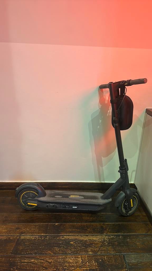 Step ninebot met snellader, Fietsen en Brommers, Steps, Ophalen, Gebruikt, Elektrische step (E-scooter)