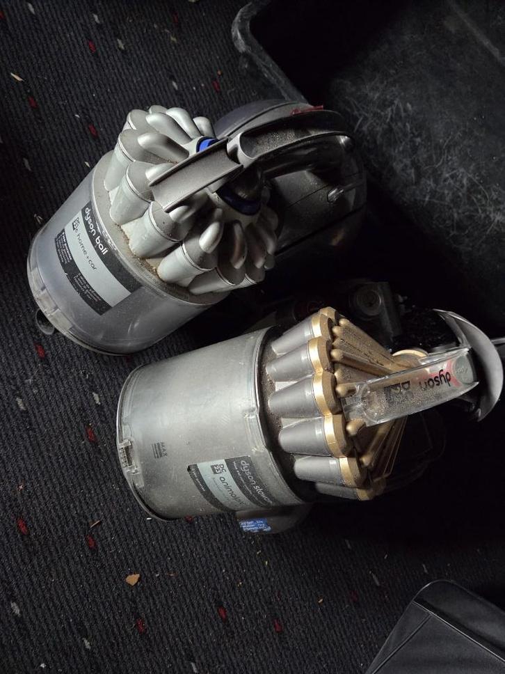 2 aspirateurs Dyson pour pièces, Electroménager, Aspirateurs, Ne fonctionne pas, Aspirateur, Enlèvement