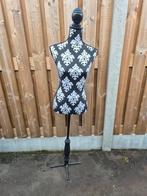 Staande paspop, Ophalen