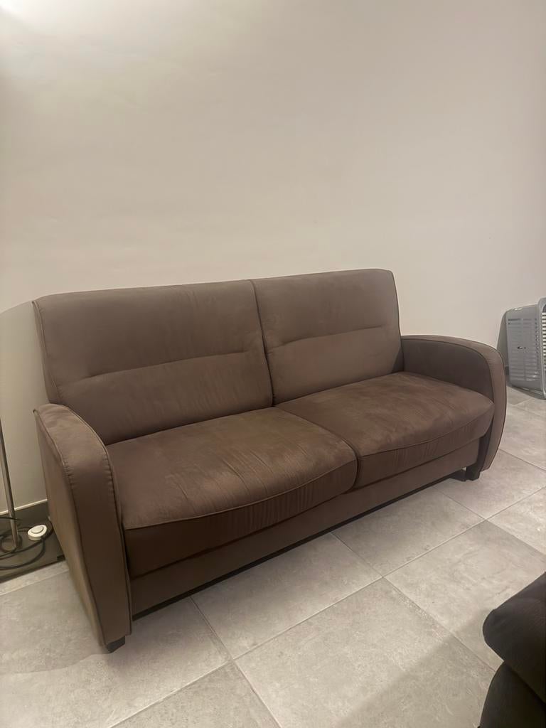 Bruine zetel, Enlèvement, Comme neuf