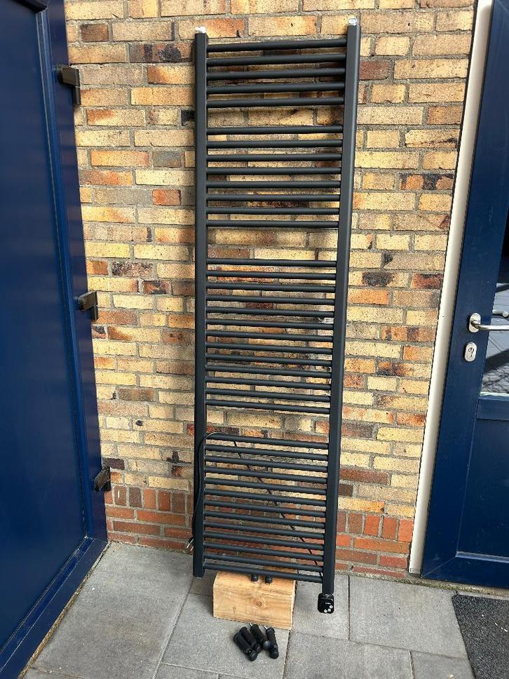 Elektrische handdoek radiator, Bricolage & Construction, Chauffage & Radiateurs, Radiateur, Enlèvement