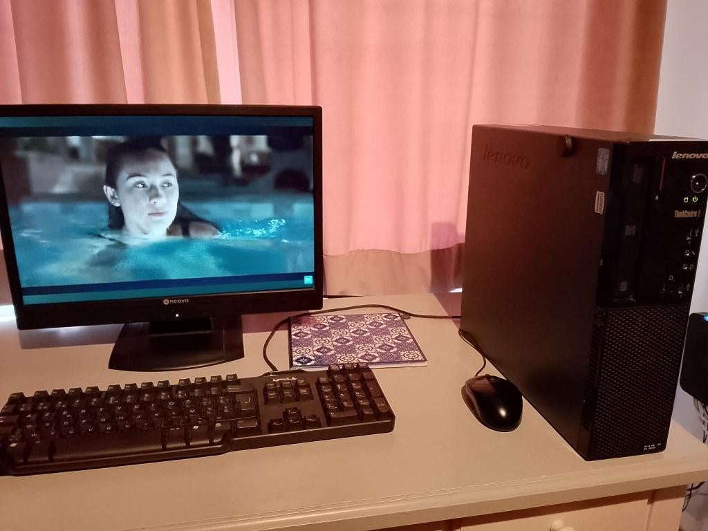 PC klaar voor gebruik met monitor, toetsenbord en muis, Computers en Software, Ophalen, LENOVO