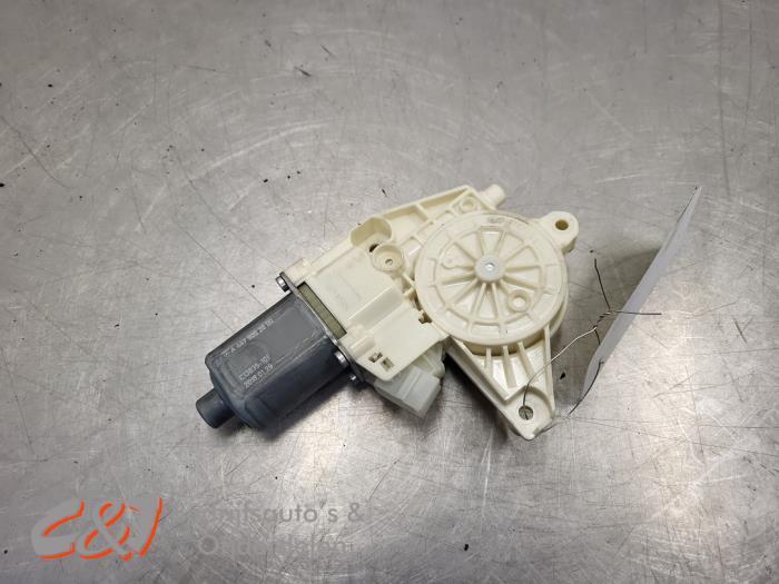 Moteur de vitre portière d'un Mercedes Vito, Autos : Pièces & Accessoires, 3 mois de garantie, Utilisé, -, -