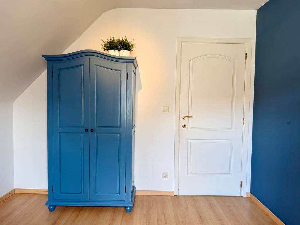 Blauwe kledingkast, Huis en Inrichting, Kasten | Kleerkasten, Zo goed als nieuw, Ophalen