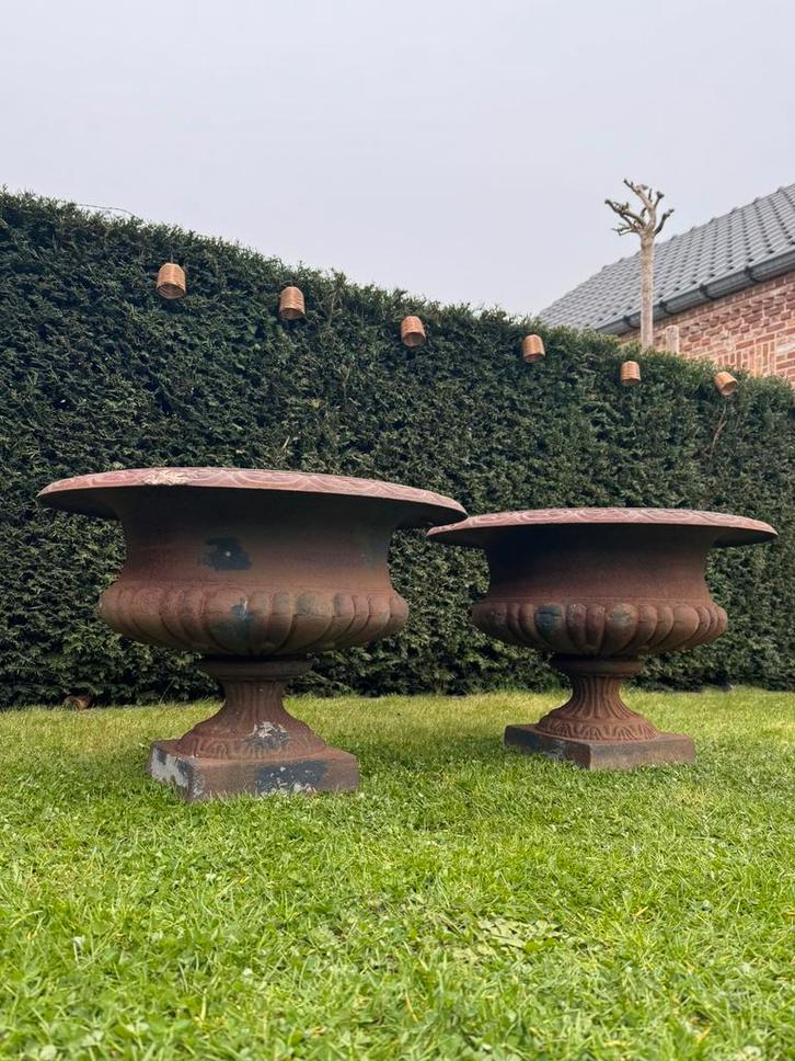 Identiek koppel gietijzeren tuinvazen, Jardin & Terrasse, Vases de jardin, Utilisé, Enlèvement