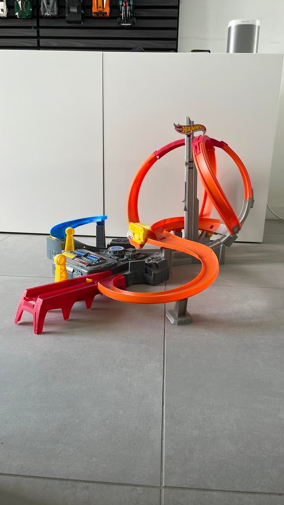 Hot Weels race baan, Ophalen, Racebaan, Zo goed als nieuw, Hot Wheels