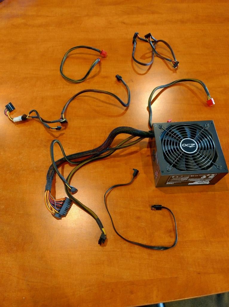 Voeding OCZ - 700w, Computers en Software, Computerkoelers, Ophalen