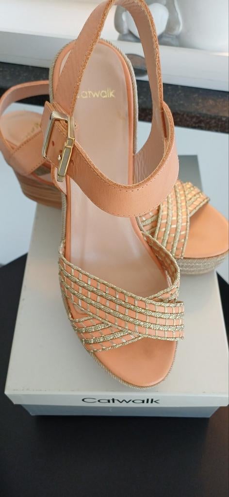 Sandale en tresé orange/beige., Vêtements | Femmes, Chaussures, Enlèvement ou Envoi, Beige
