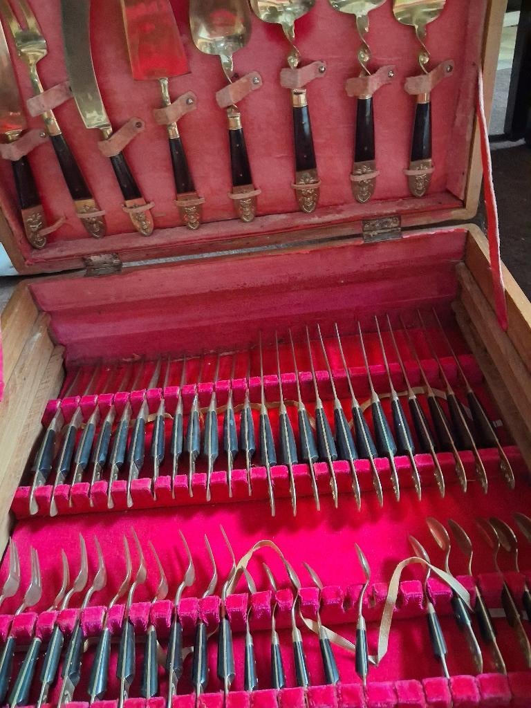 Coffret vintage Thaïlande, Enlèvement