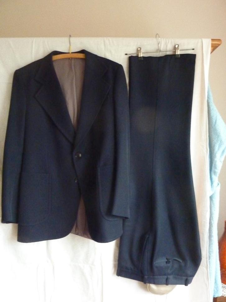 costume bleu foncé pour homme, Vêtements | Hommes, Costumes & Vestes, Comme neuf, Taille 56/58 (XL), Bleu, Enlèvement