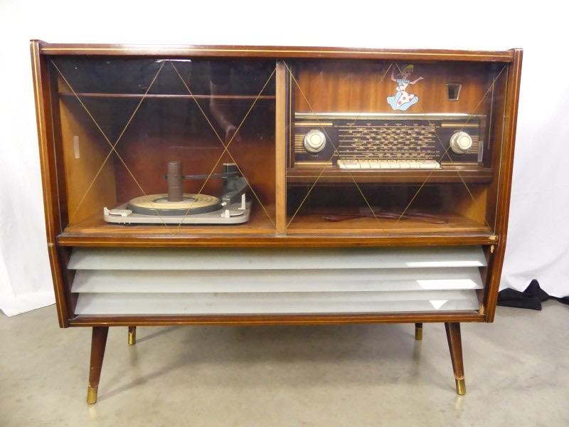 Radio Meubel GEZOCHT, Ophalen