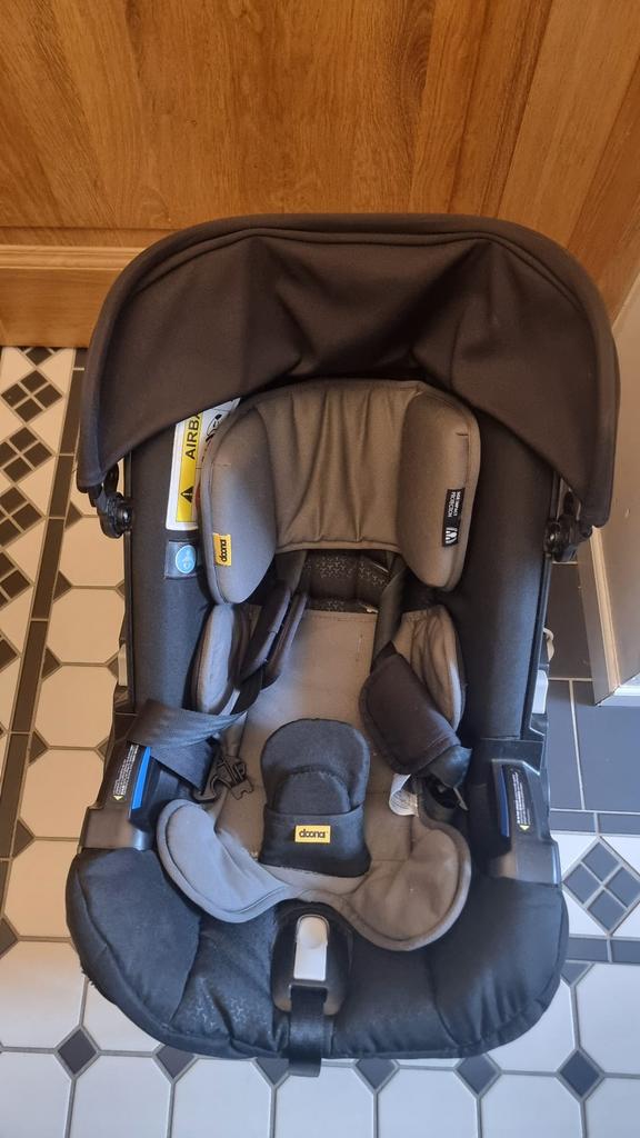 Doona maxicosy met regenhoes muggennet en tas, Kinderen en Baby's, Ophalen, Zo goed als nieuw