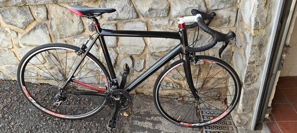 Vélo route Shimano 105