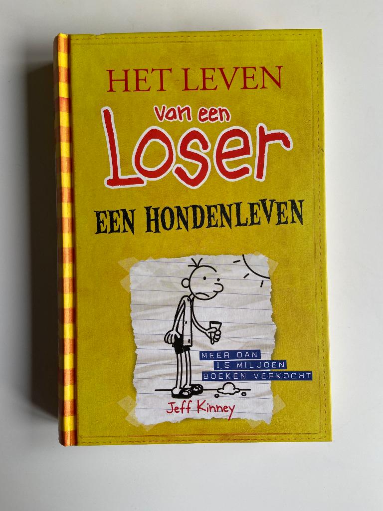 Het leven van een loser: Een hondenleven (Jeff Kinney), Boeken, Jeff Kinney, Ophalen of Verzenden, Zo goed als nieuw, Fictie