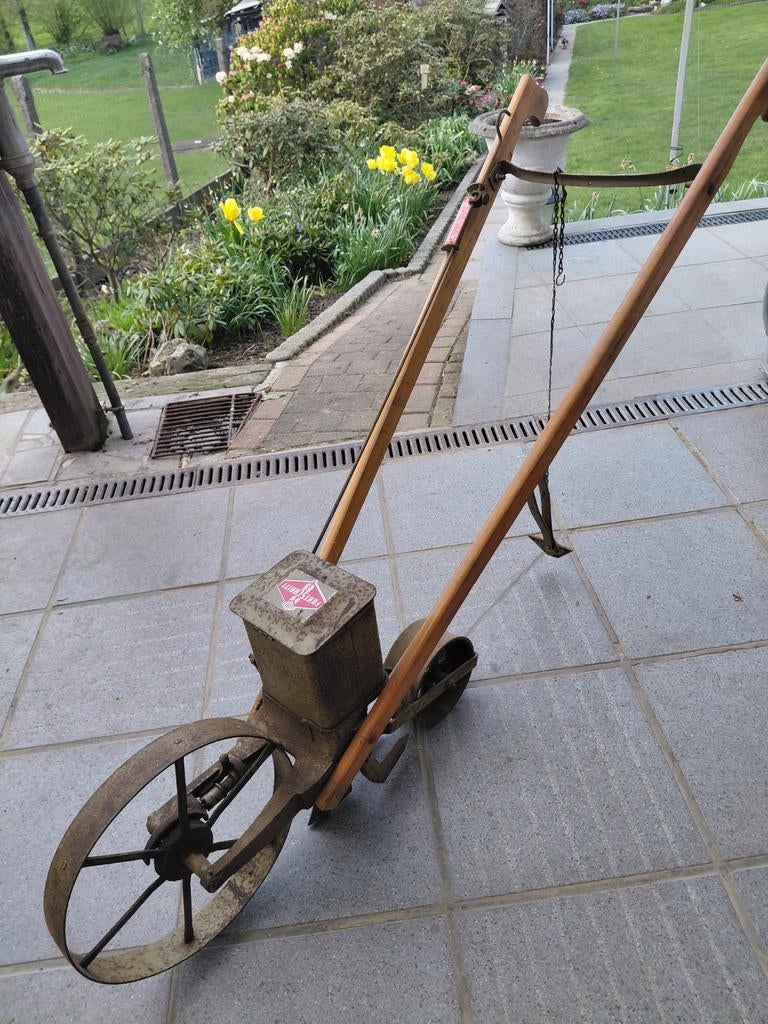 Zaaimachine  voor  allerlei  soorten  zaden, Ophalen