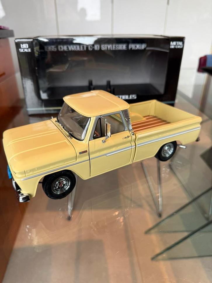 Chevrolet C-10 Styleside Pickup de 1965 1:18, Hobby & Loisirs créatifs, Voitures miniatures | 1:18, Comme neuf, Voiture, Sun Star