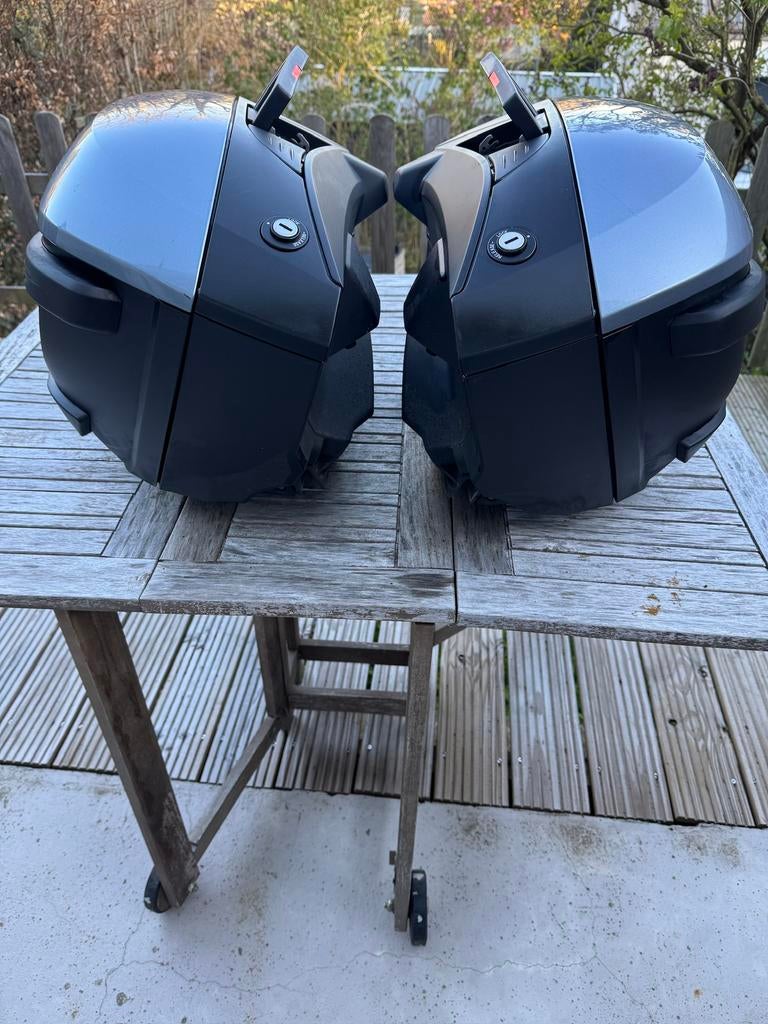 Deux valises latérales BMW R 1200 RT (modèle 2014), Motos, Accessoires | Valises & Sacs, Utilisé, Enlèvement