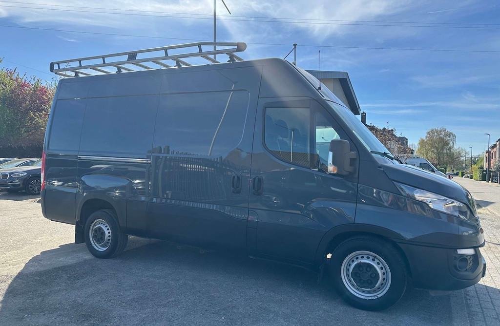 Iveco Daily 3.0 Turbo 35S18V Hi-Matic Automaat 3 Zit Camera, Auto's, Overige Auto's, Stof, Zwart, 4 cilinders, https://public.car-pass.be/vhr/761d3a69-c1fd-4b73-baa3-03fba1dfd946